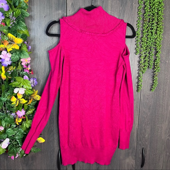 '🌼3/$30🌼New York & Company Pink Cowl Neck Cold Shoulder Sweater Size Small - Picture 7 of 16